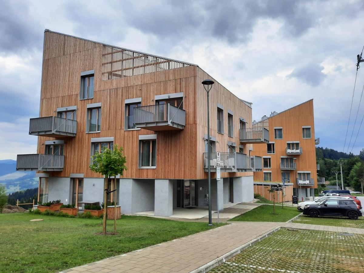 Kubinska, Hillside Apartment